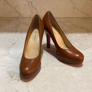 ”oh…DEER” Women’s size 6m Brand New front platform 4” heel 1” platform